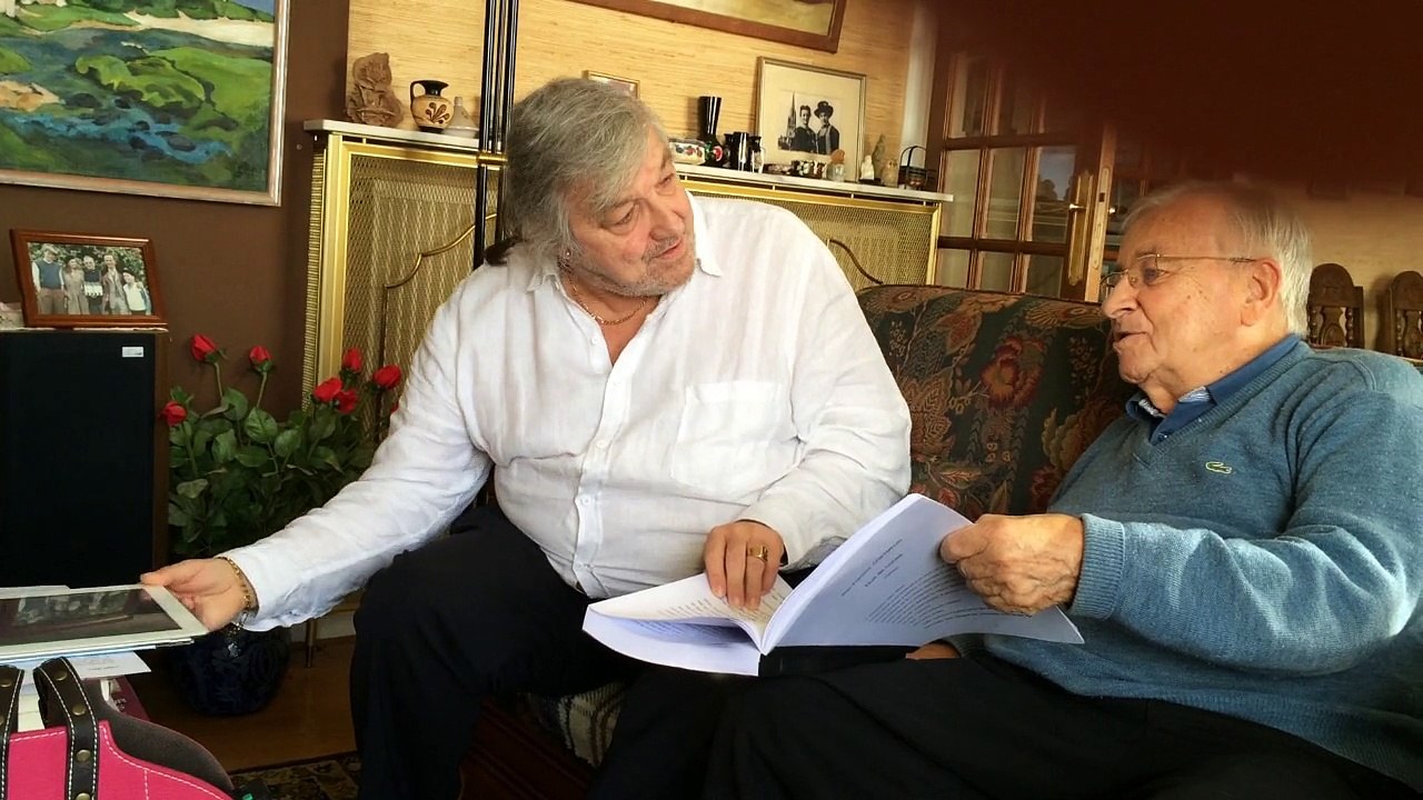 Séance de lecture sur manuscrit