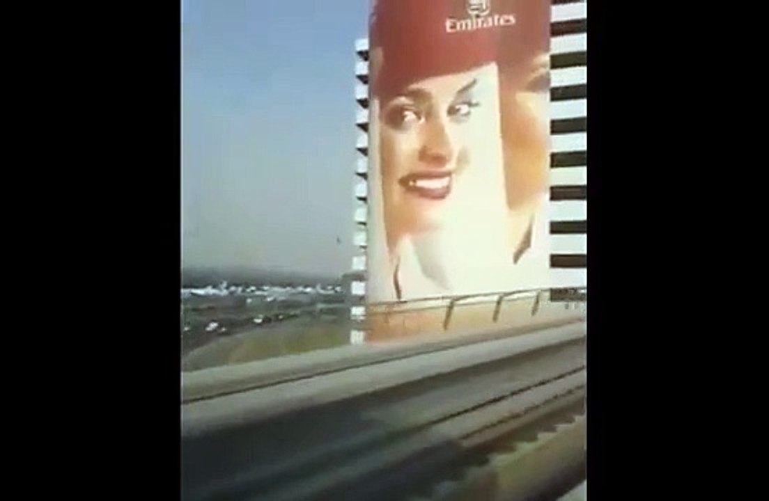 Pahsto song in dubai metro - tapay tang takor - YouTube