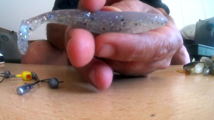 Assemblage têtes plombées sur leurres souples