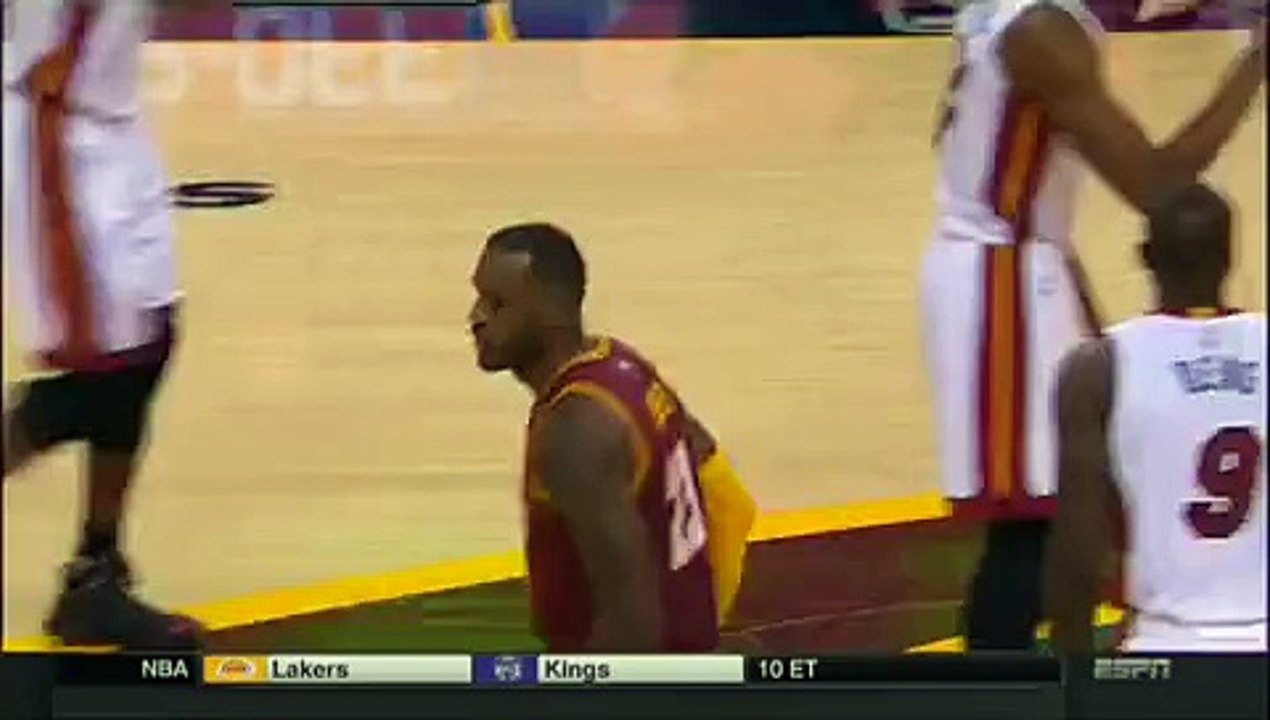 Assim se cumprimentam os adversarios LeBron James e Dwyane Wade