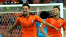 MacLaren takes advantage of Elrich mistake to score