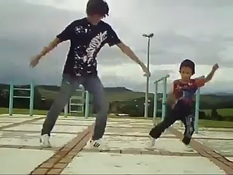 Amazing Man Vs Kid Dancing