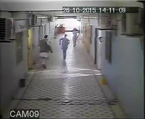 Shocking Video Of Earthquake in Deans Trade Center Peshawar