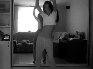 Как же она офигенно танцует