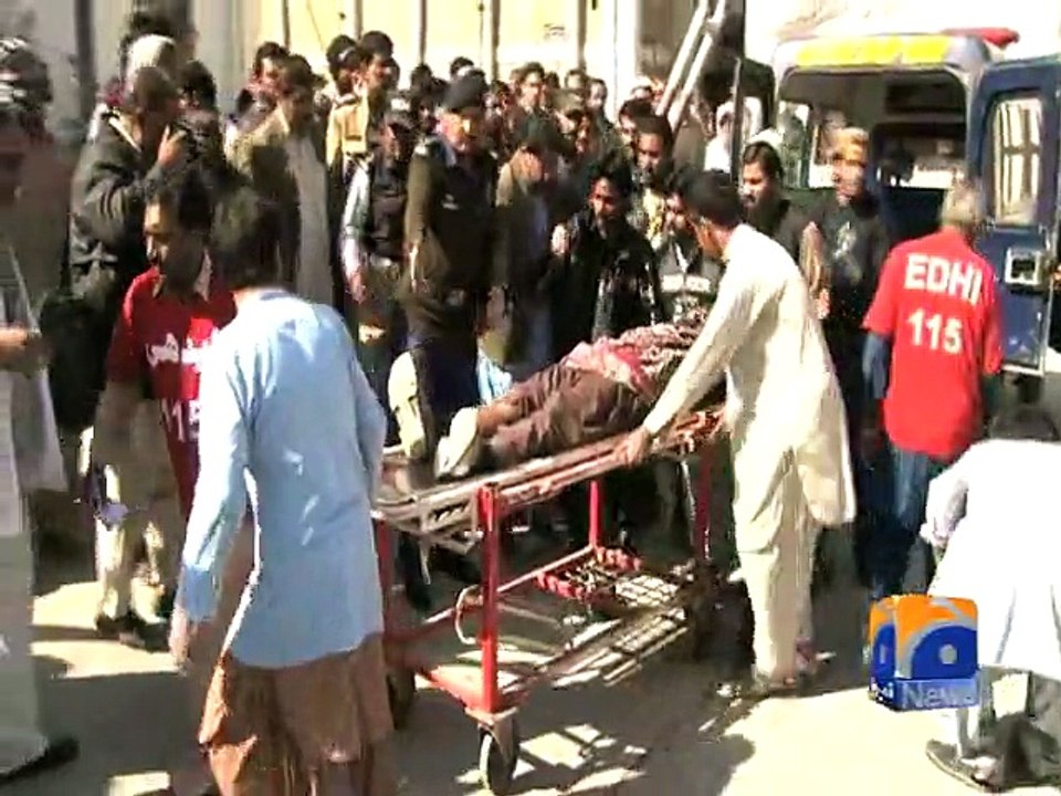 Explosion on train tracks (Quetta) - Geo Reports - 01 Nov 2015