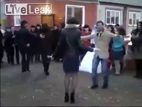 Jeremy Renner Awkwardly Compliments Jennifer Lopezs Boobs At The Golden Globes - Komik videolar - Funny videos