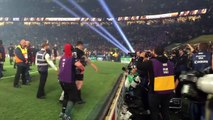 L'incroyable geste du rugbyman Musulman Sonny Bill Williams qui offre sa médaille à un gamin après la victoire des All Blacks face à l'Autralie