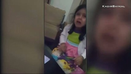 Ödevlerini Annesine Yaptırmaya Çalışan Tatlı Kızın Dramı!