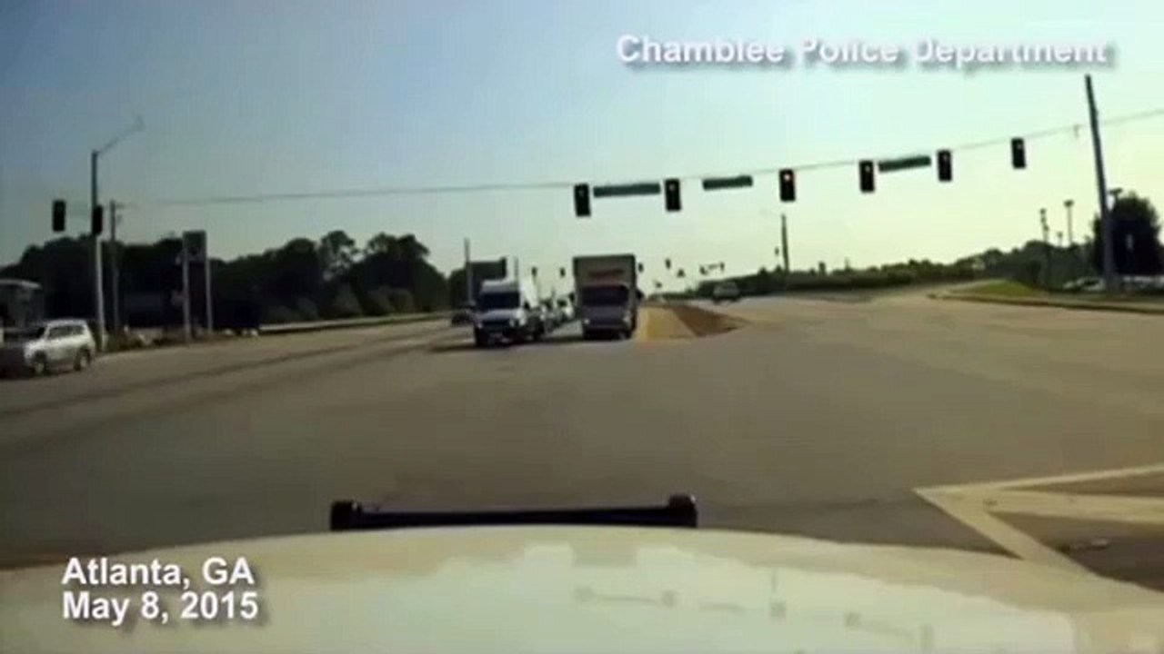 Moment Plane Crashes on Atlanta Freeway (FULL)
