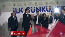 Bakan Zeybekci, AK Parti’nin zaferini zeybek oynayarak kutladı