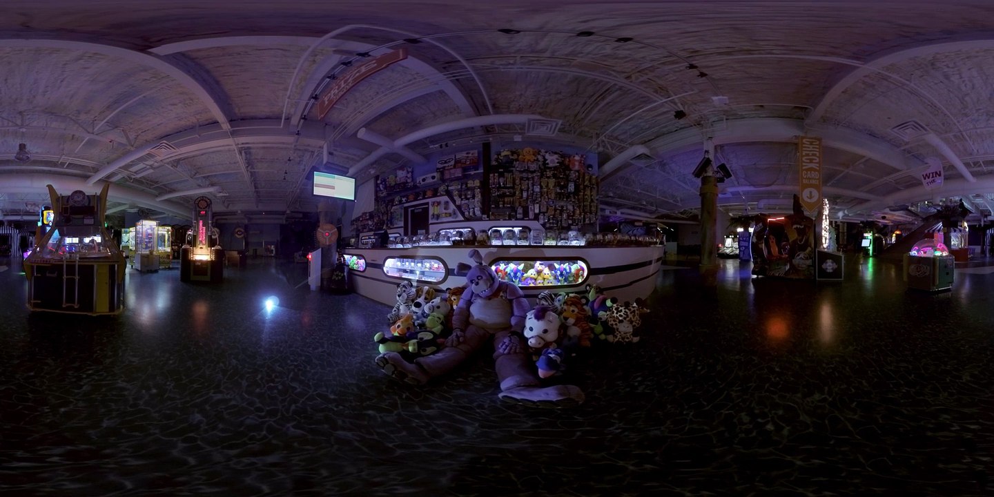 Five Night's At Freddy's in Real Life! 360 VIDEO - SCARY!