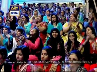 Faisal Qureshi sings a song in Dilpazeer Show