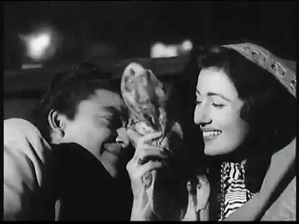 Yeh Kya Kar Dala Tune - Madhubala, Ashok Kumar - Howrah Bridge