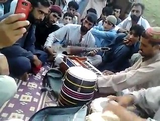 Descargar video: Tapay tang takor, da musafaro tapay, armani tapay, medani maylas, pashto songs, pashto dance, girls dance, pathan talent, rabab mangay