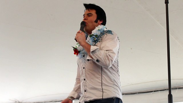 Michael Cullipher sing 'If I Can Dream' Elvis Week 2015