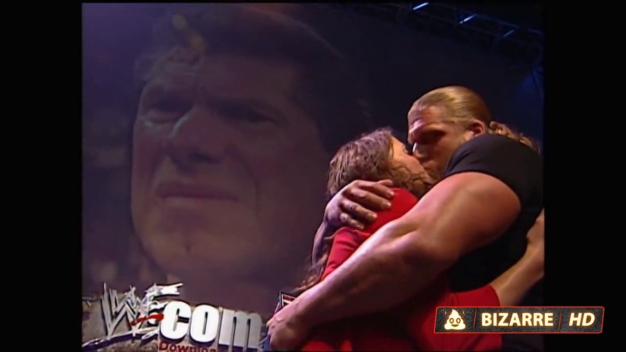Top 10 Kisses in WWE
