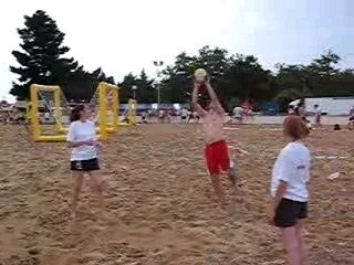 mi-handballeurs mi-volleyeurs