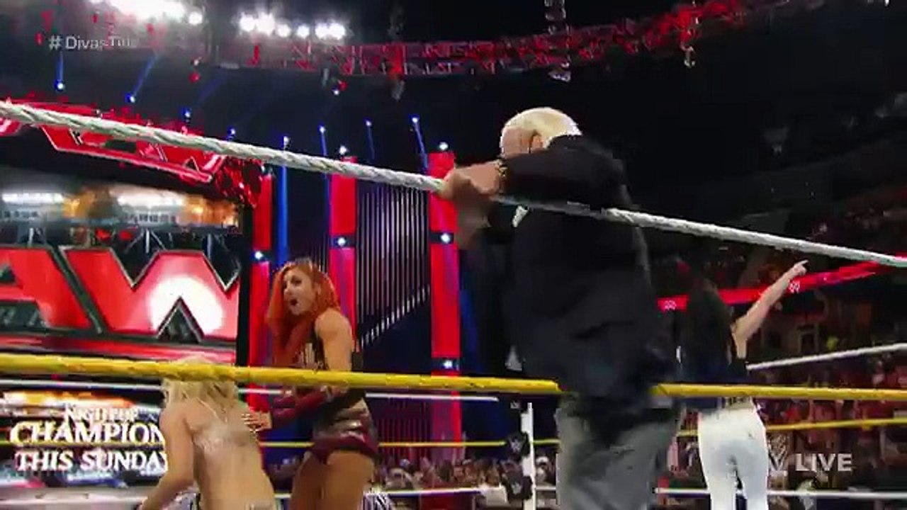 Charlotte_vs_Nikki_Bella Divas_Championship_Match_Raw_Sept_14_2015-