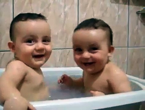 Twins Brothers Enjoying Bath Time - Tow Babies Brothers Video