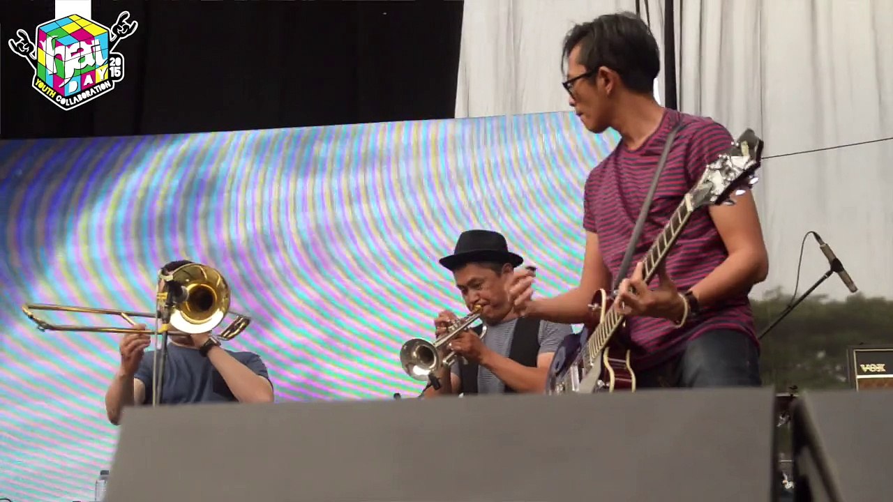MOCCA - Stars in Your Eyes live at #HaiDay2015