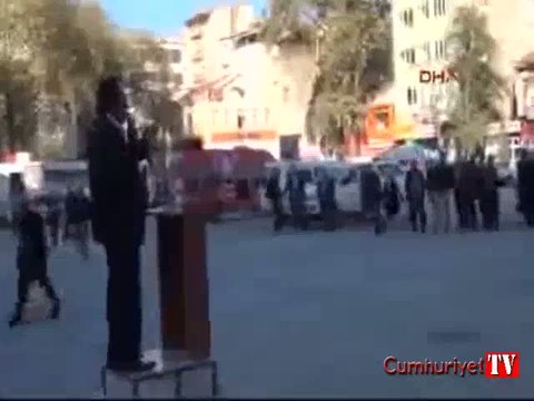 Eşiyle birlikte oy kullandığı sandıktan bir oy çıktı