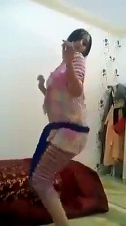 Wah ji kya dance hay - arabic beautiful girl home dance must watch