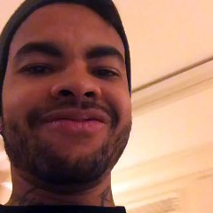 Dentinho tira onda com Bernard após vitória do Corinthians