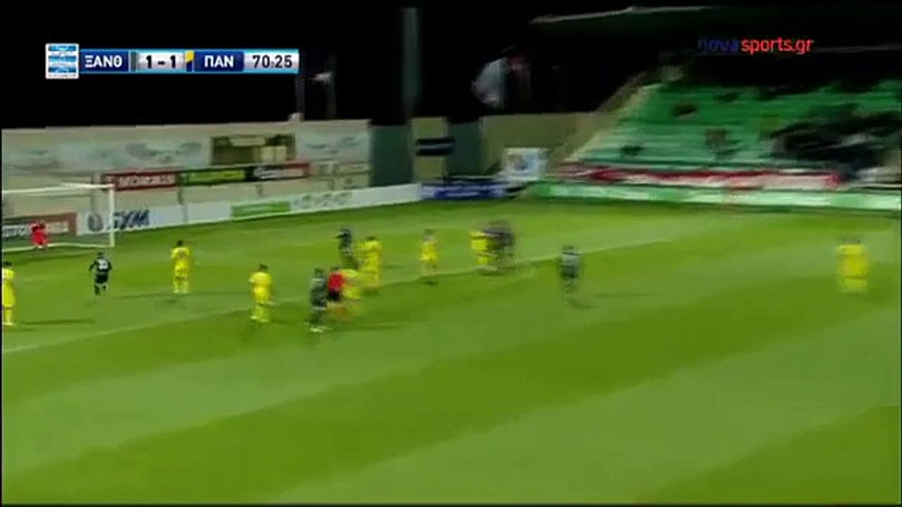 Ce coup franc sera à coup sûr dans le top buts 2015 en Grèce.