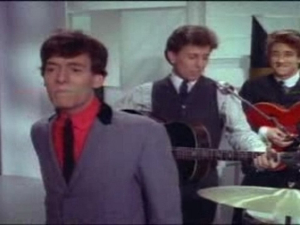 The Hollies - Her I go again