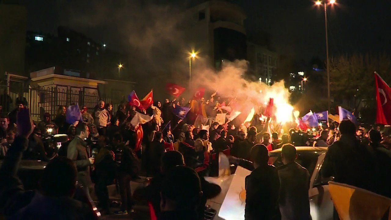 Türkei bleibt nach AKP-Wahltriumph tief gespalten
