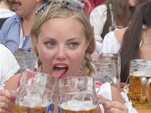 Qui Dit Oktoberfest Dit Biere Video Dailymotion