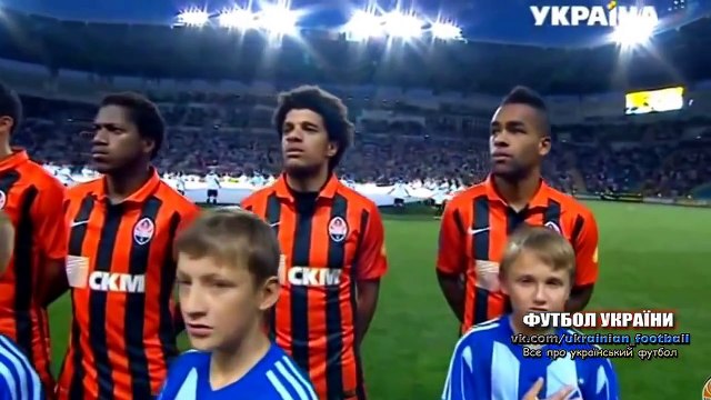 Дівчинка співає Гімн України Динамо - Шахтар