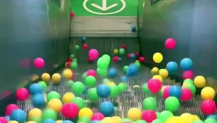 Escalator Balls  Fun With Physics