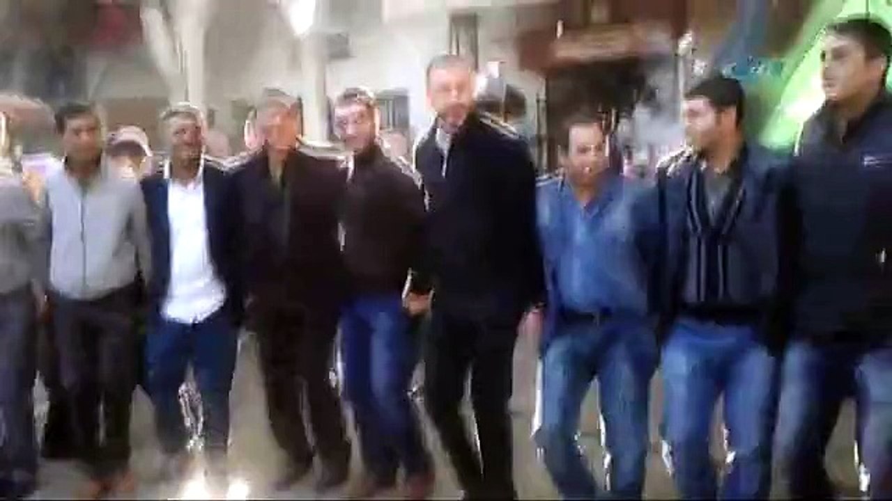 Ampulle halay çekti