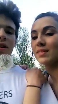 اس وڈیو کو لایئک اور شئیر کرنا نہ بھولے اور مزید اچھی اچھی پوسٹ کے لیے ہمارا پیج ضرور لائیک کریں۔(What Happend to girl)