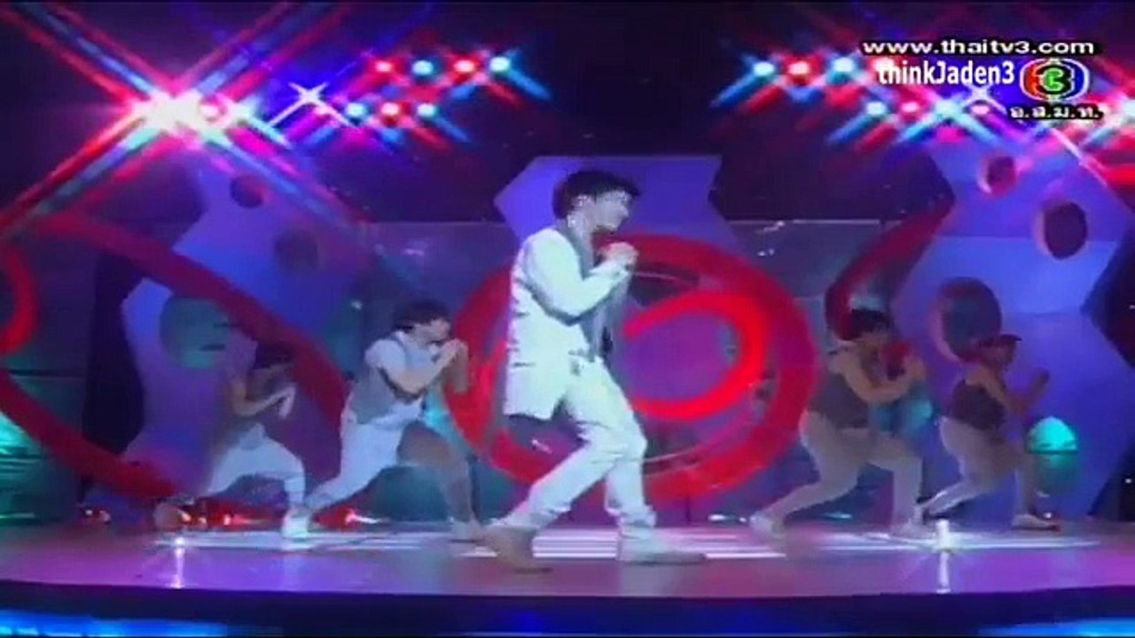 ตูมตามร้องเพลง "คืนดีคืนเดียว" ในTonight Show 26 Mar 2012