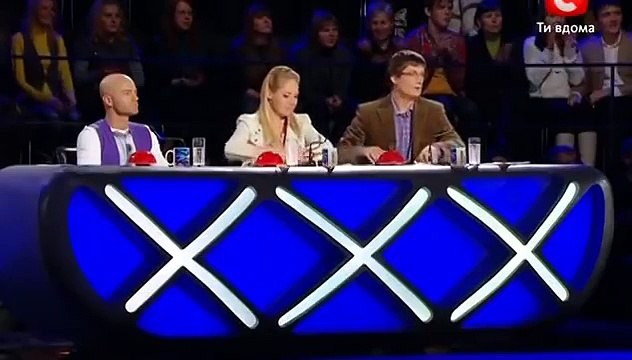 Классный танец бегемотика