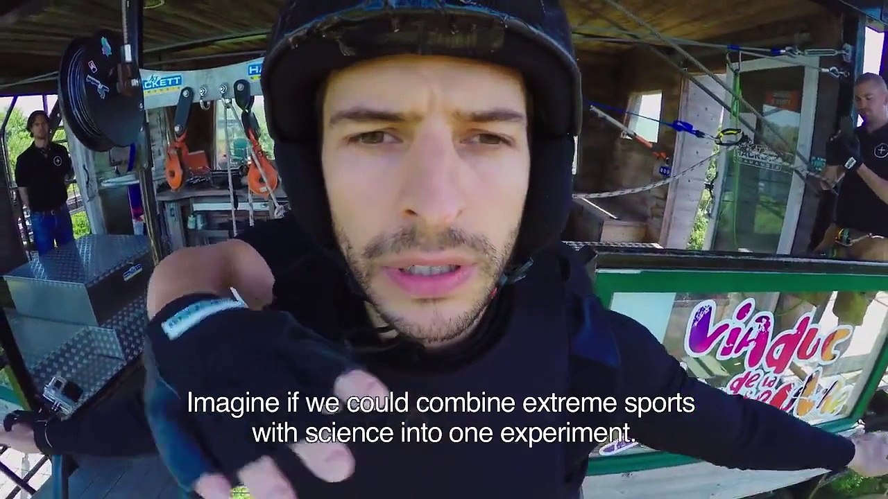 Amazing Videos - Wireless Bungee Jump. eastwest-news.com