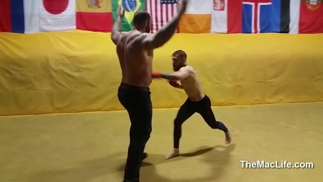 La Montagne de Game of Thrones vs Conor McGregor champion de l'UFC