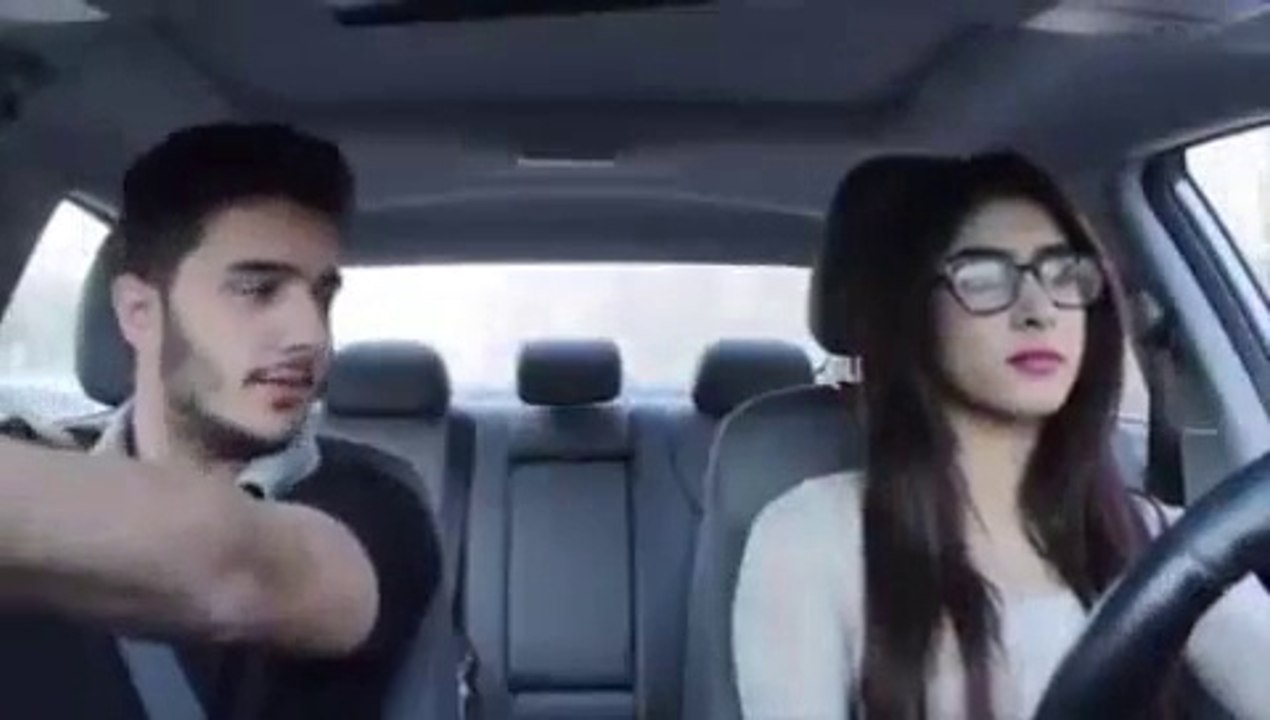 Guys reaction to girls driving-Funny Videos