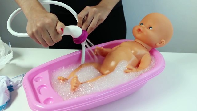 baby doll bathing