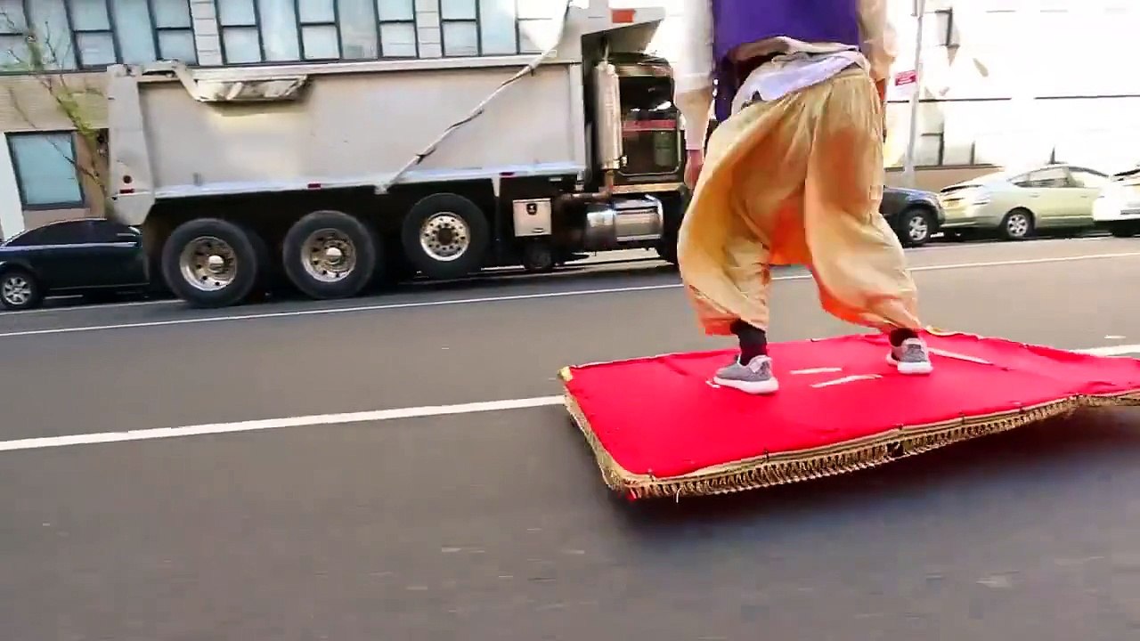 Aladdin sur un tapis magique Génial :