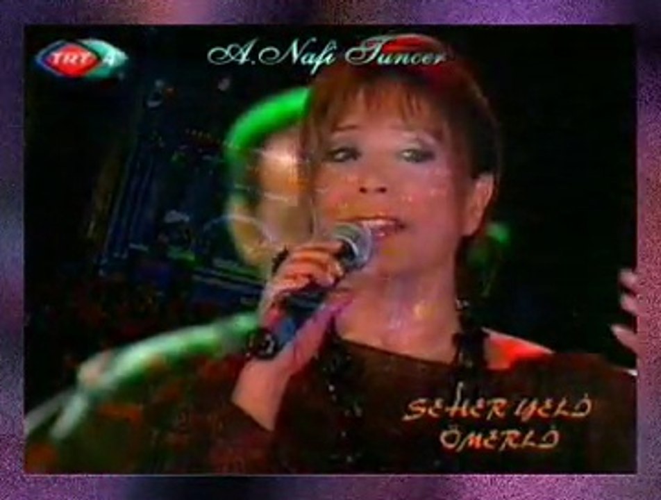 Belkıs AKKALE-Bir Bülbülüm Gül Dalında Öterim (Gelin Oy)