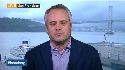 Can a Smaller Hewlett-Packard Take on Dell?