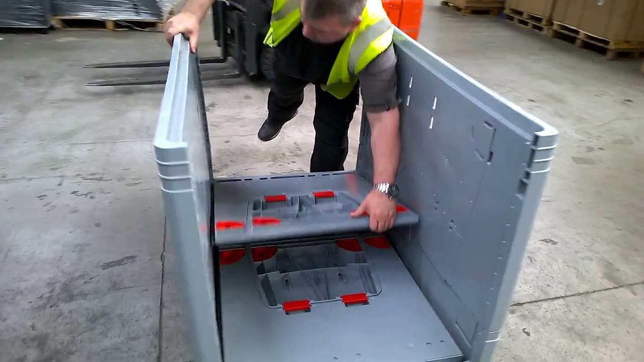 Collapsible Pallet Box - Assembly and Entry