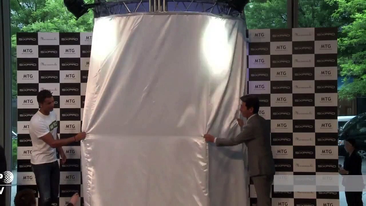 Cristiano Ronaldo meets a disturbingly lifelike robot version of himself in Japan 2015
