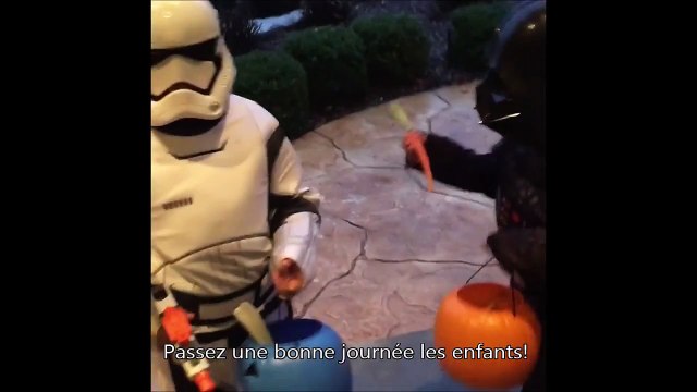 Il piège les enfants de son quartier pour halloween : bonbons très bizarre!