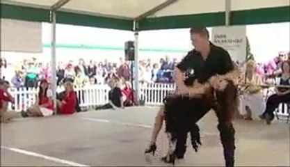 Pakistani Anchor Reham Khan dancing in UK