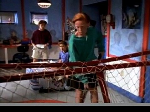 Fais-moi peur - Saison 1 - Zeebo le clown (partie 1) - vidéo dailymotion