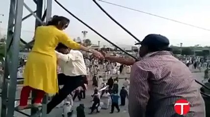 Shameful Act of A Pakistani Female Journalist-Ghareeda Farooqi- Scandal 2015 NEW